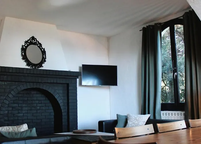 Les Grillons بيت للعطل *